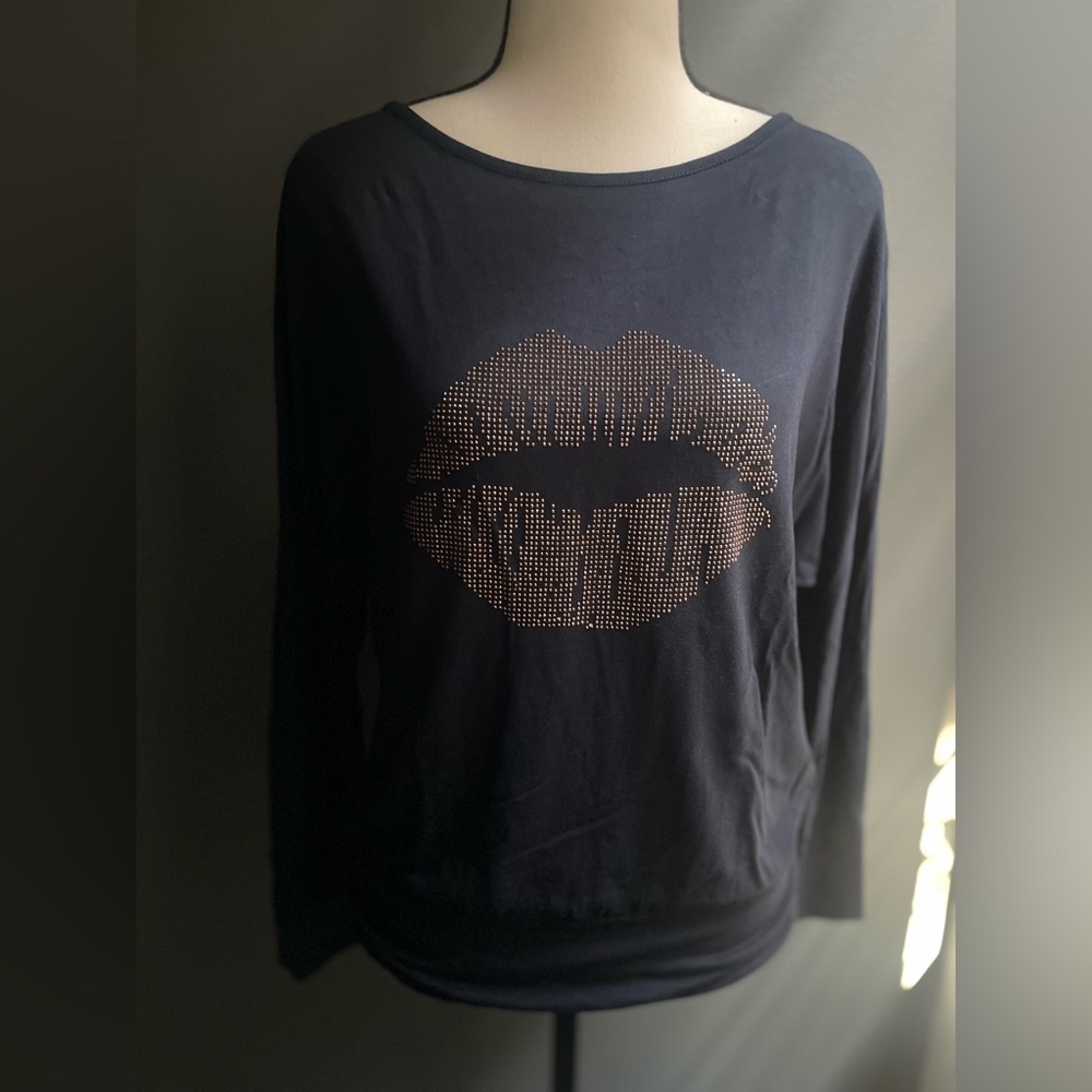 Mint Velvet Elegant Black Sweatshirt with Gold Lip Design